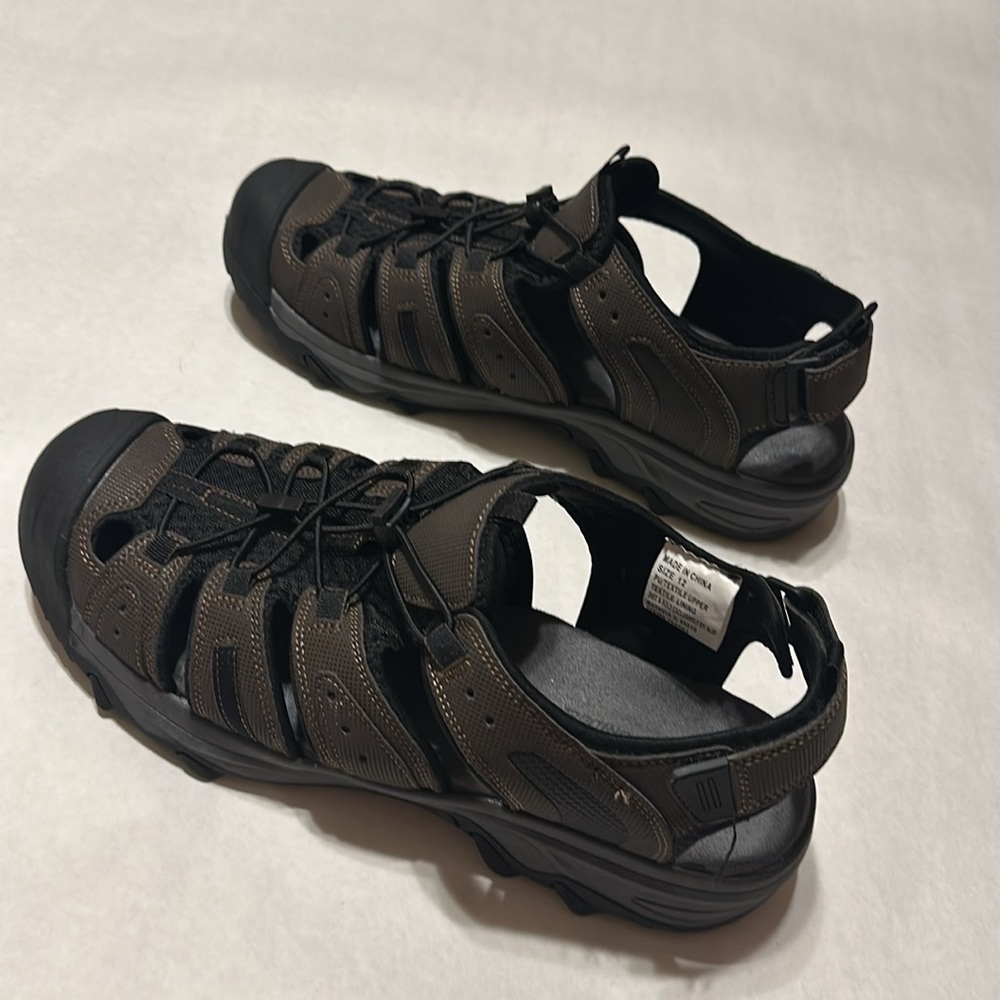 NWOT ADVENTURIDEGE MENS TREKKING CLOSED TOE SANDALS WATER HIKING TRAIL SIZE 12